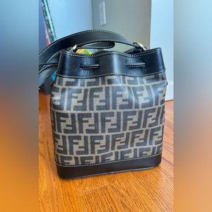 Beautiful Rare Fendi bucket bag (in great used condition)